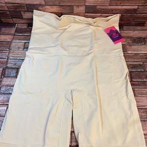High waisted shaper short